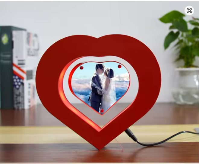 Everlast Floating Heart Photo Frame